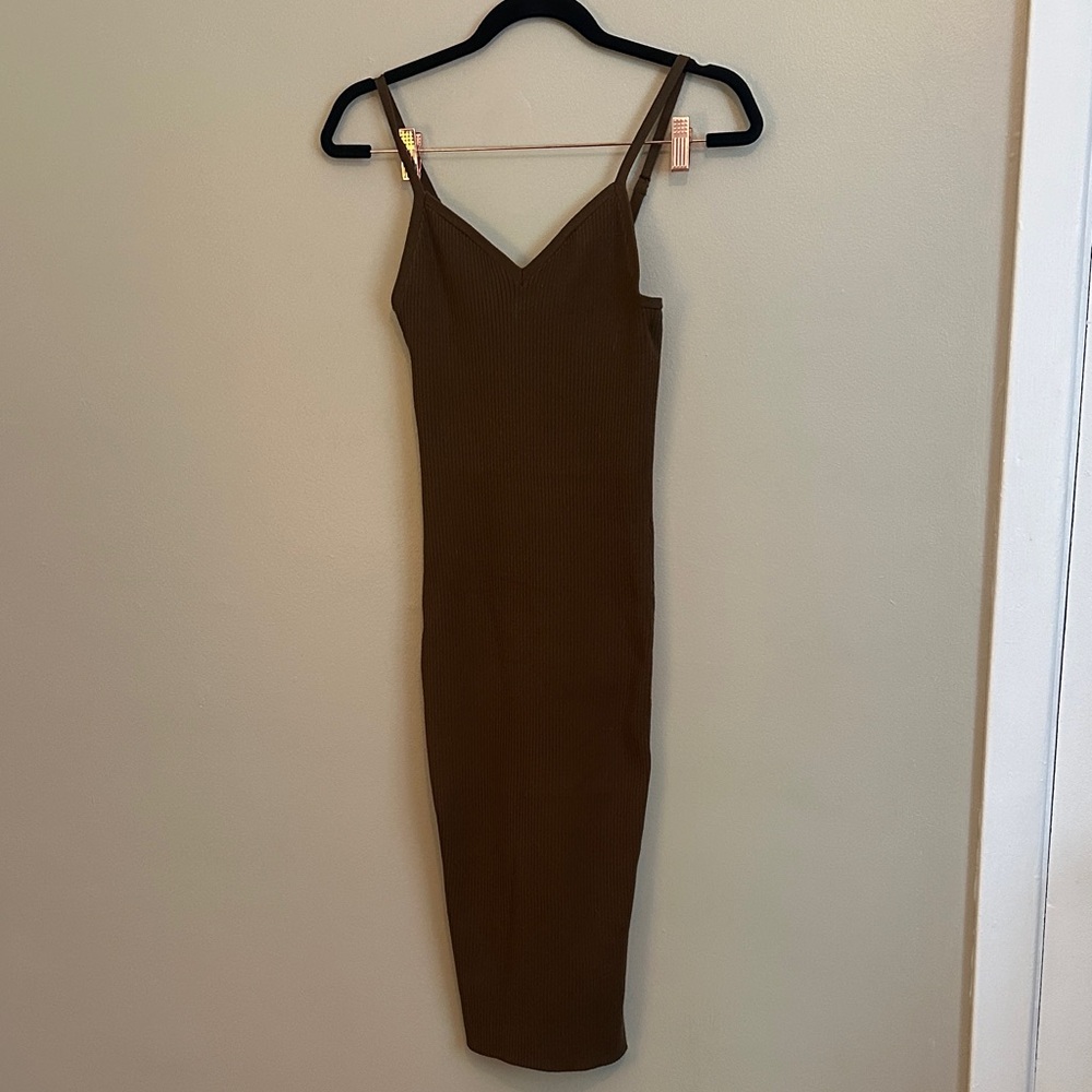Aritzia/Wilfred Olive Green Sleeveless Dress